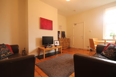 3 bed flat, Stratford Road, Jesmond Vale, Newcastle, NE65PB - Image 1